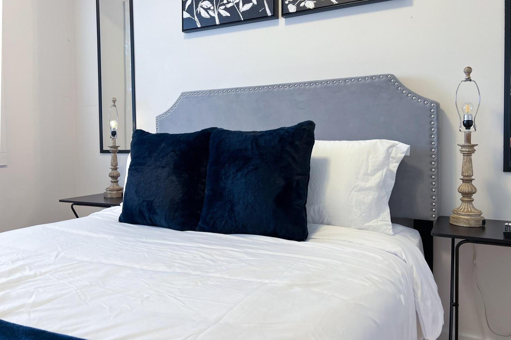 Apartment 2bed High Rise Luxury Eaux Claires