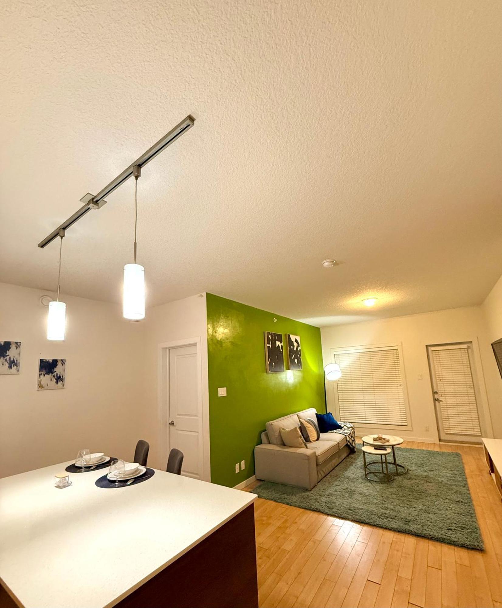 2bed High Rise Luxury Eaux Claires Apartment